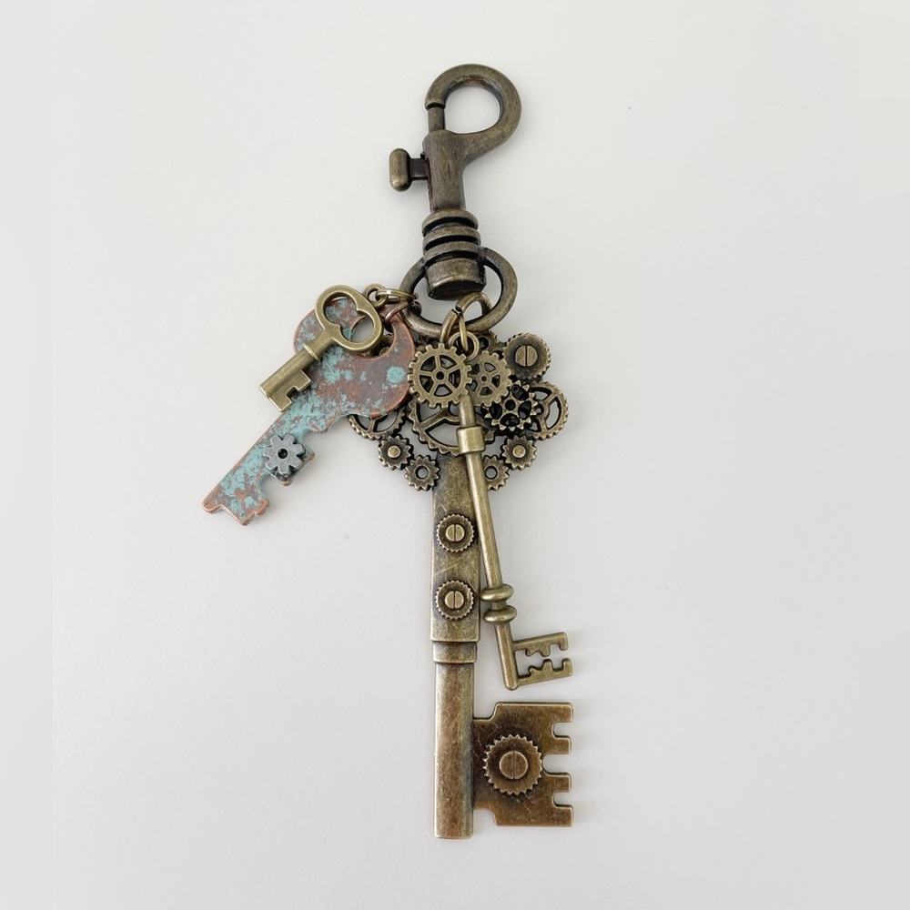 Key Bag Charm - Picture 4 of 6